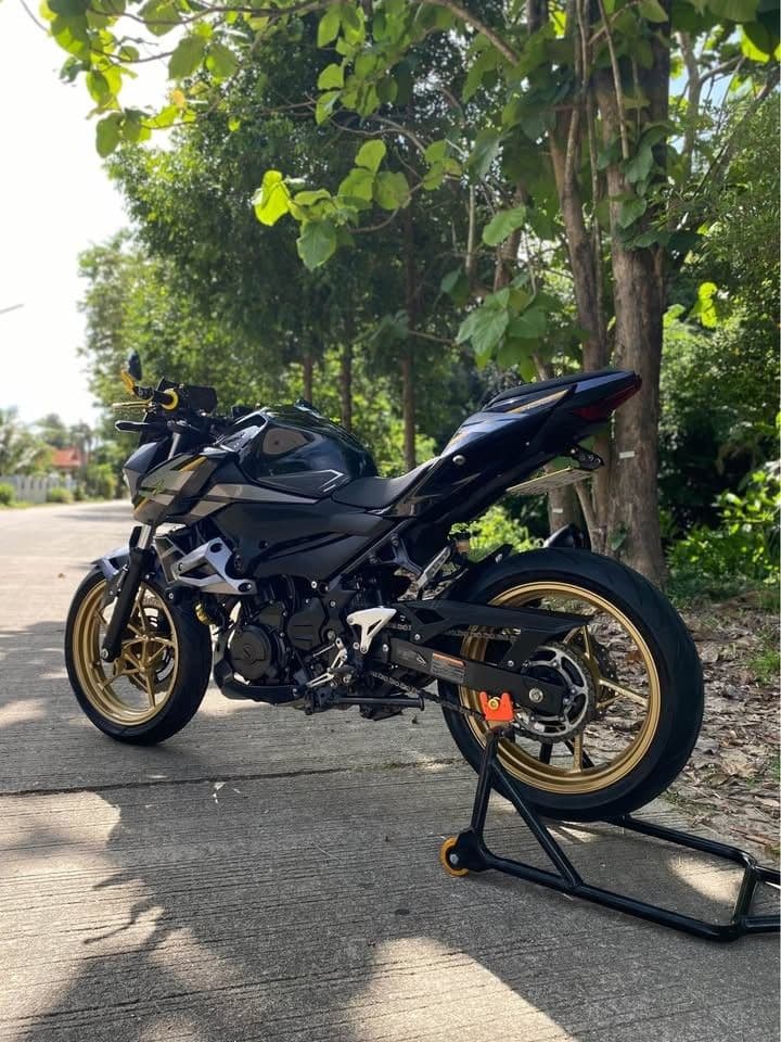 2021 Kawasaki Z400 SE