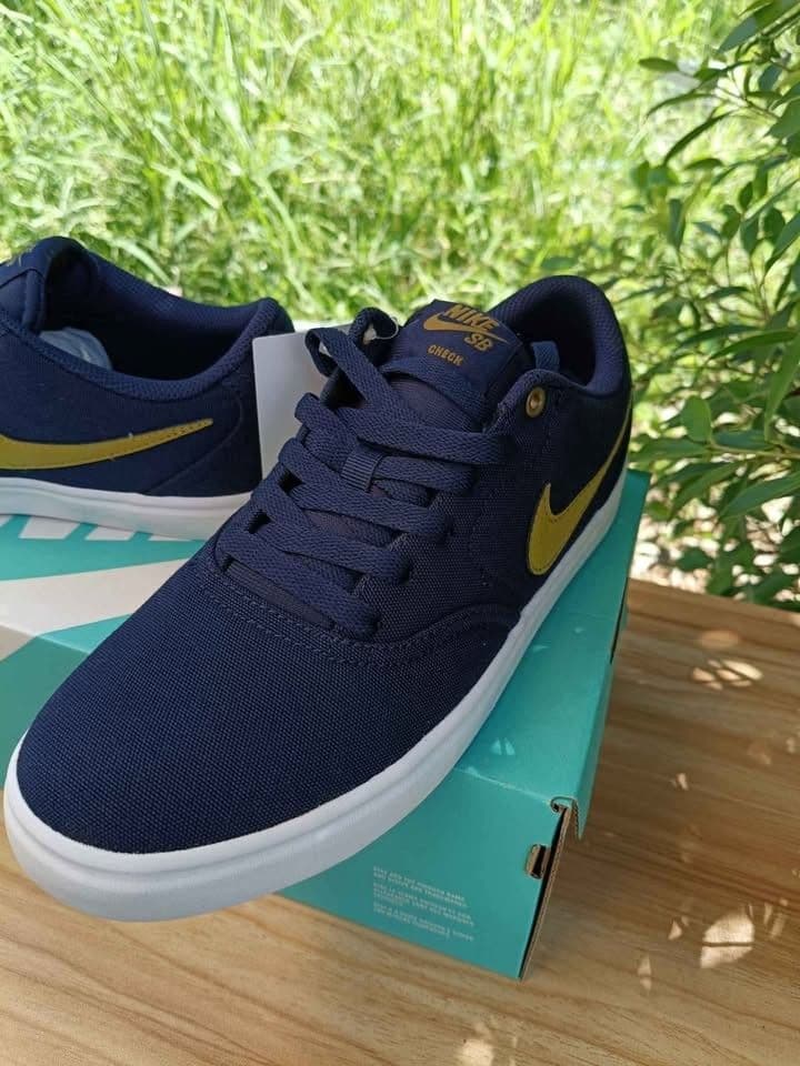 New Nike Sneakers Size 40, Ready to Wear, Great Condition