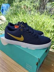 New Nike Sneakers Size 40, Ready to Wear, Great Condition - image blurred placeholder