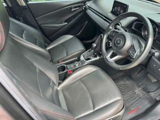 มาสด้า 2 1.3 ไฮคอนเนค, 120,000 กม - image blurred placeholder