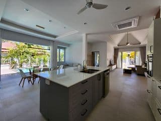 วิลล่า 3 ห้องนอนขายในภูเก็ต - image blurred placeholder