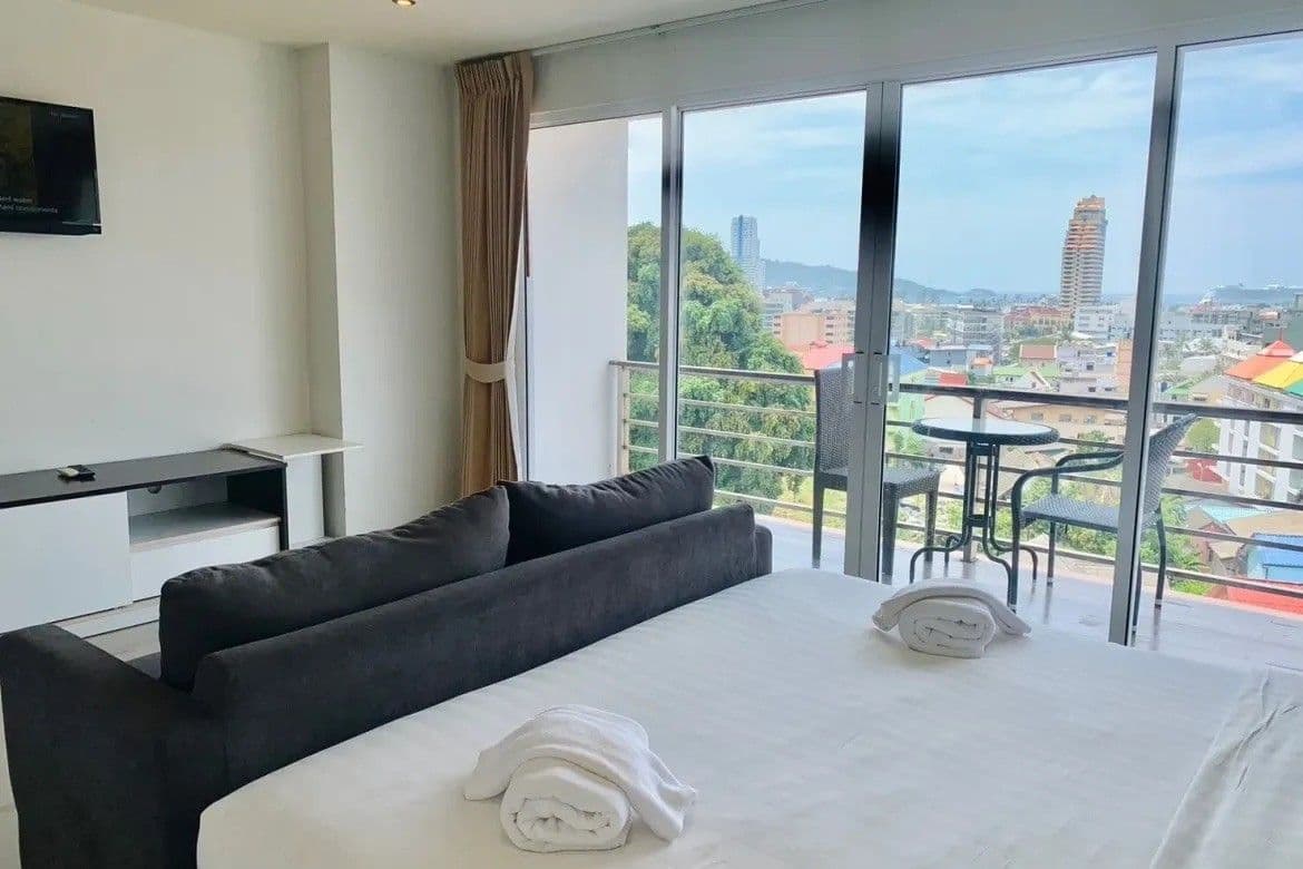 1 Bedroom Condo for sale in Bayshore Ocean View Condominiums, Patong, Phuket