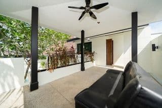 Luxury 4 Bedroom Villa in Laguna - image blurred placeholder