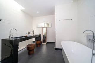 Luxury 4 Bedroom Villa in Laguna - image blurred placeholder