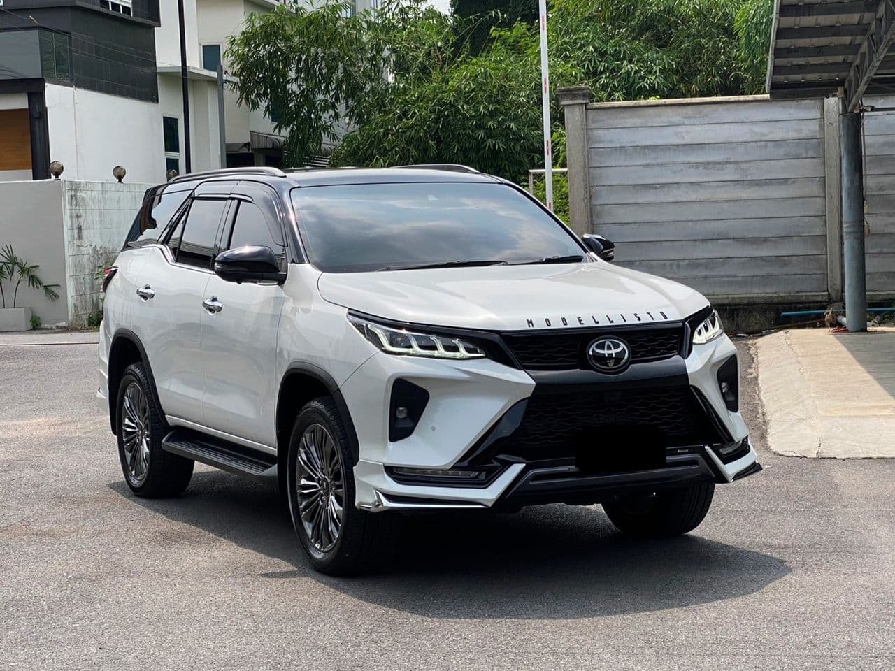 Toyota Fortuner 2.4V Legender, 28,000km