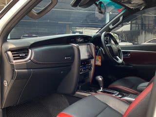 Toyota Fortuner 2.4V Legender, 28,000km - image blurred placeholder