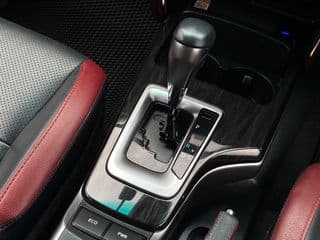 Toyota Fortuner 2.4V Legender, 28,000km - image blurred placeholder