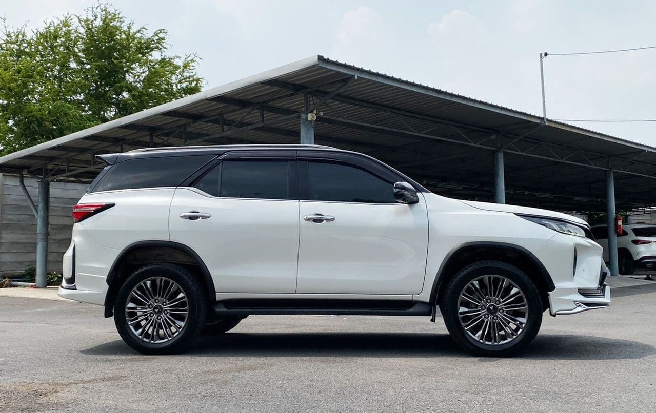 Toyota Fortuner 2.4V Legender, 28,000km