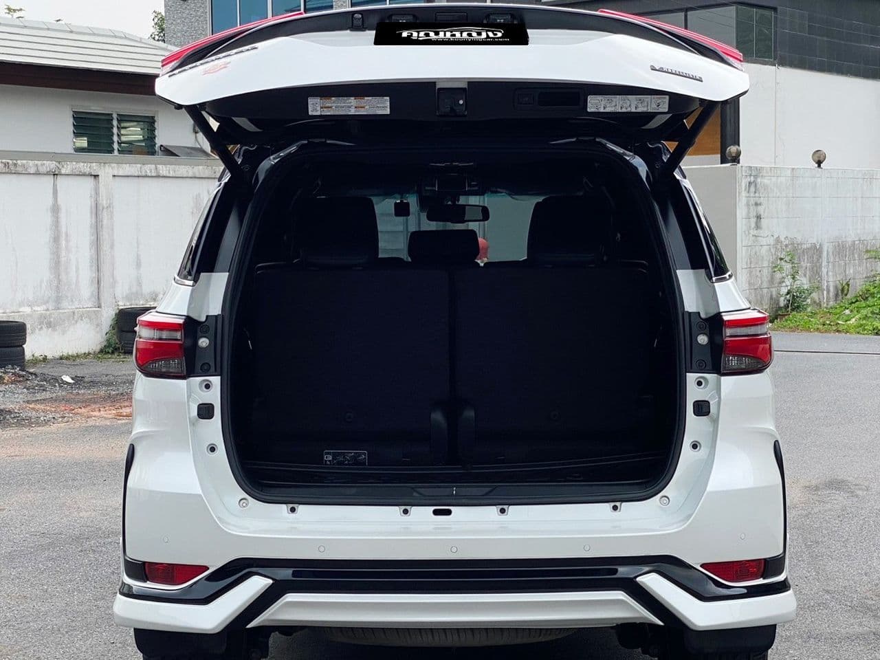 Toyota Fortuner 2.4V Legender, 28,000km