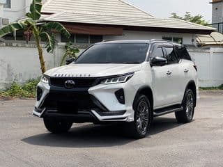 Toyota Fortuner 2.4V Legender, 28,000km - image blurred placeholder