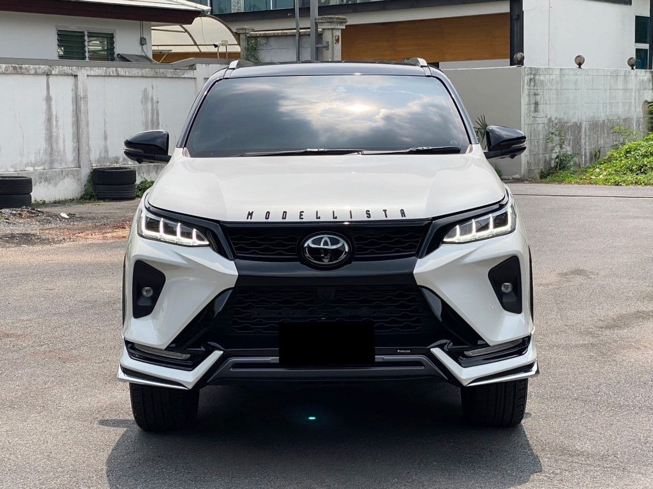 Toyota Fortuner 2.4V Legender, 28,000km