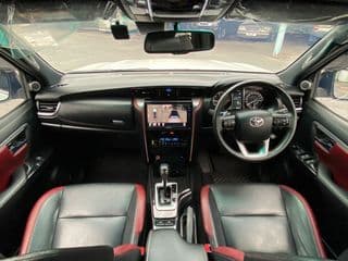 Toyota Fortuner 2.4V Legender, 28,000km - image blurred placeholder