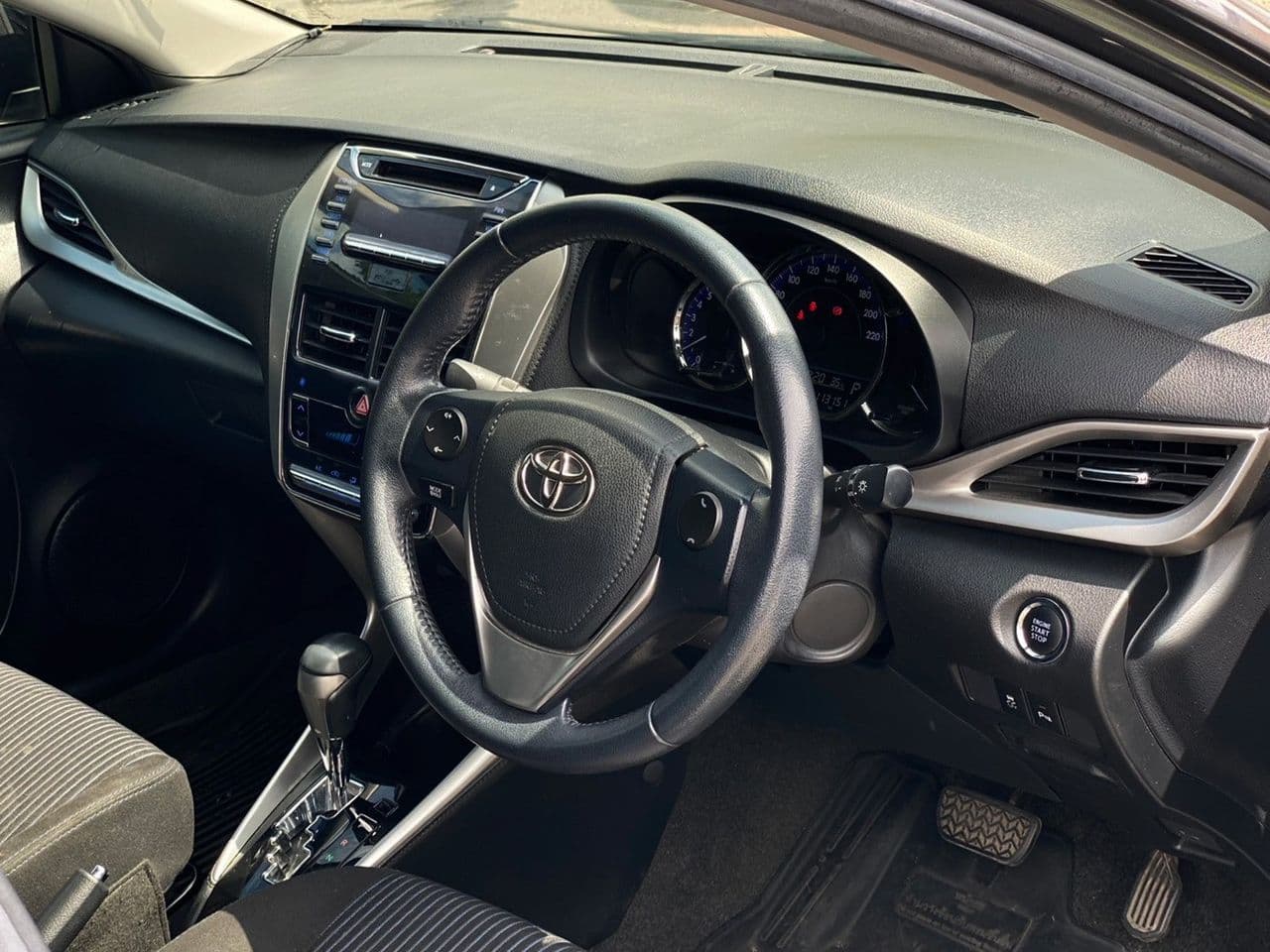 Toyota Yaris Ativ 1.2G, 113,000km