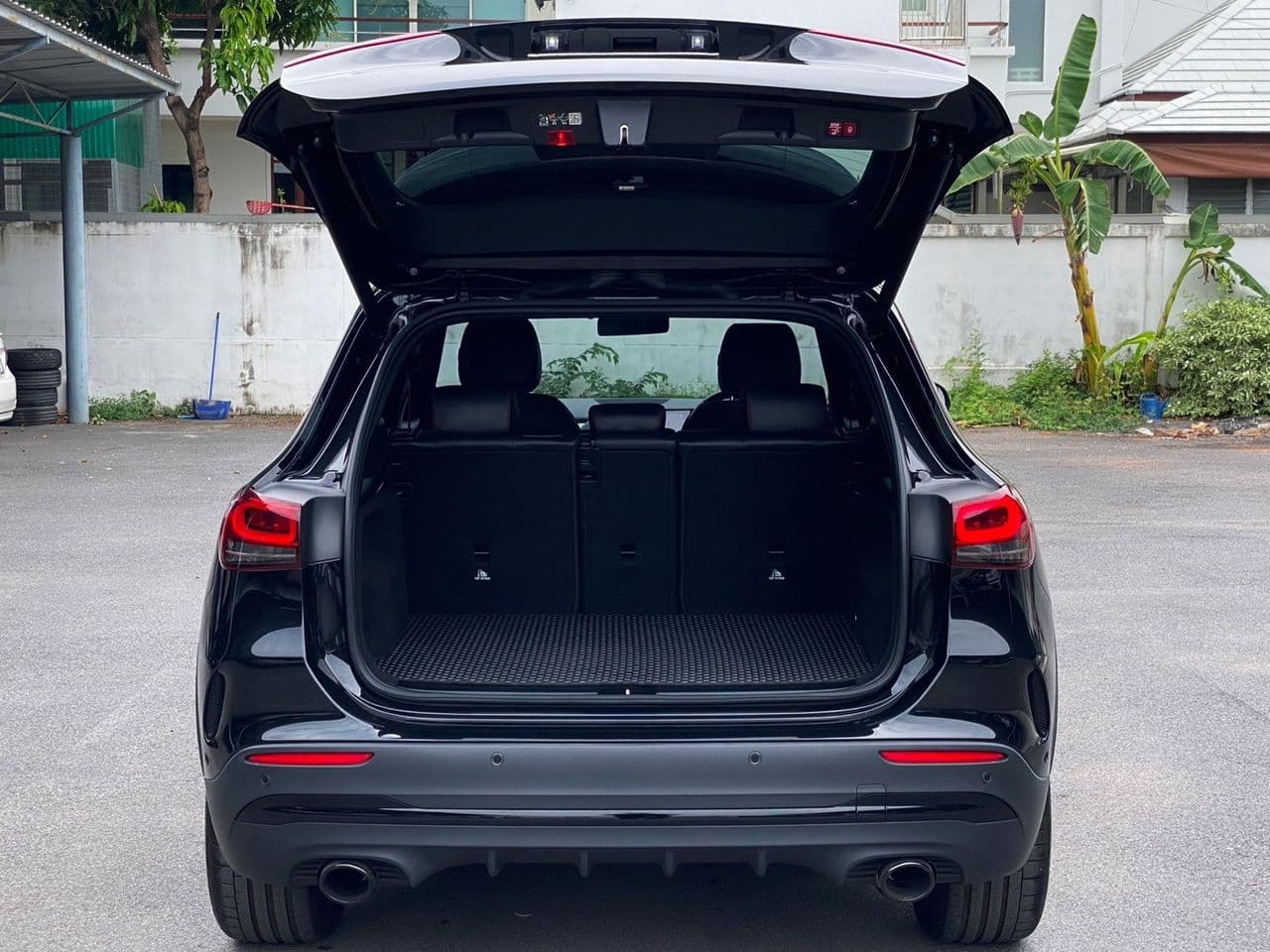 Mercedes Benz AMG GLA35