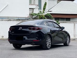 Mazda 3 2.0, 67,000km - image blurred placeholder