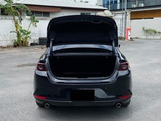 Mazda 3 2.0, 67,000km - image blurred placeholder