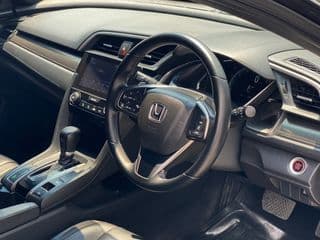 Honda Civic 1.5 TURBO, 137,400km - image blurred placeholder