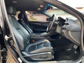 Honda Civic 1.5 TURBO, 137,400km - image blurred placeholder