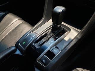 Honda Civic 1.5 TURBO, 137,400km - image blurred placeholder