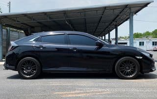 Honda Civic 1.5 TURBO, 137,400km - image blurred placeholder