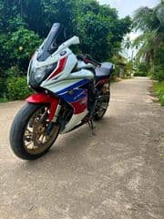 2015 Honda CBR650 - image blurred placeholder