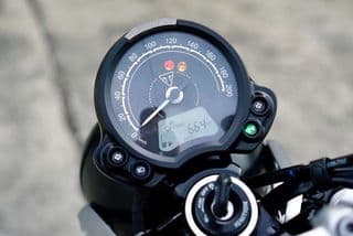 triumph speed twin 900, 664 กม. - image blurred placeholder