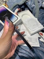 iPhone 14 Pro Max - image blurred placeholder