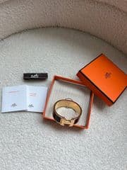 Hermes Clic Clac H PM Y21 สีดำ อะไหล่ Rosegold - image blurred placeholder