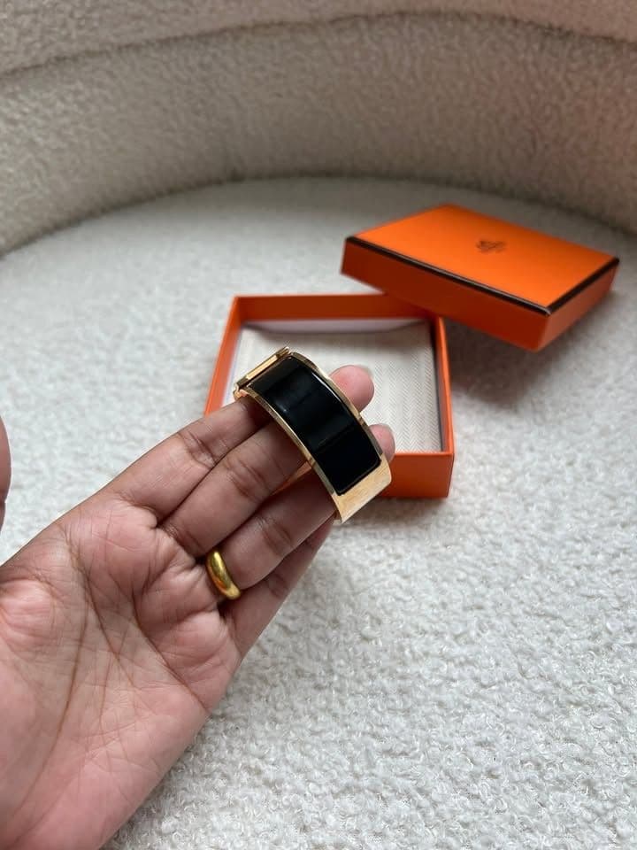 Hermes Clic Clac H PM Y21 สีดำ อะไหล่ Rosegold