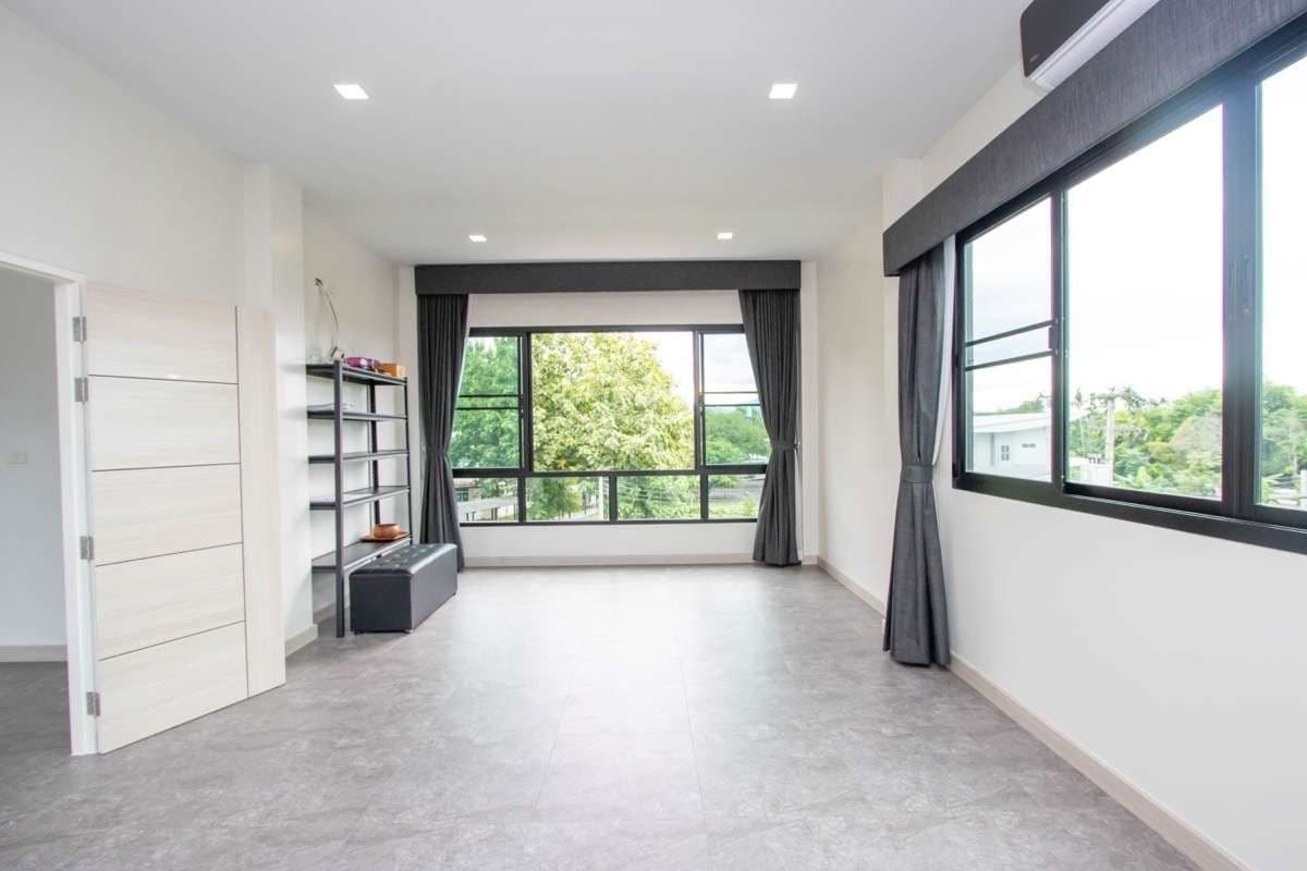 Modern 4 Bedroom Villa for Sale