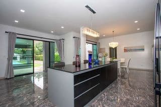 Modern 4 Bedroom Villa for Sale - image blurred placeholder