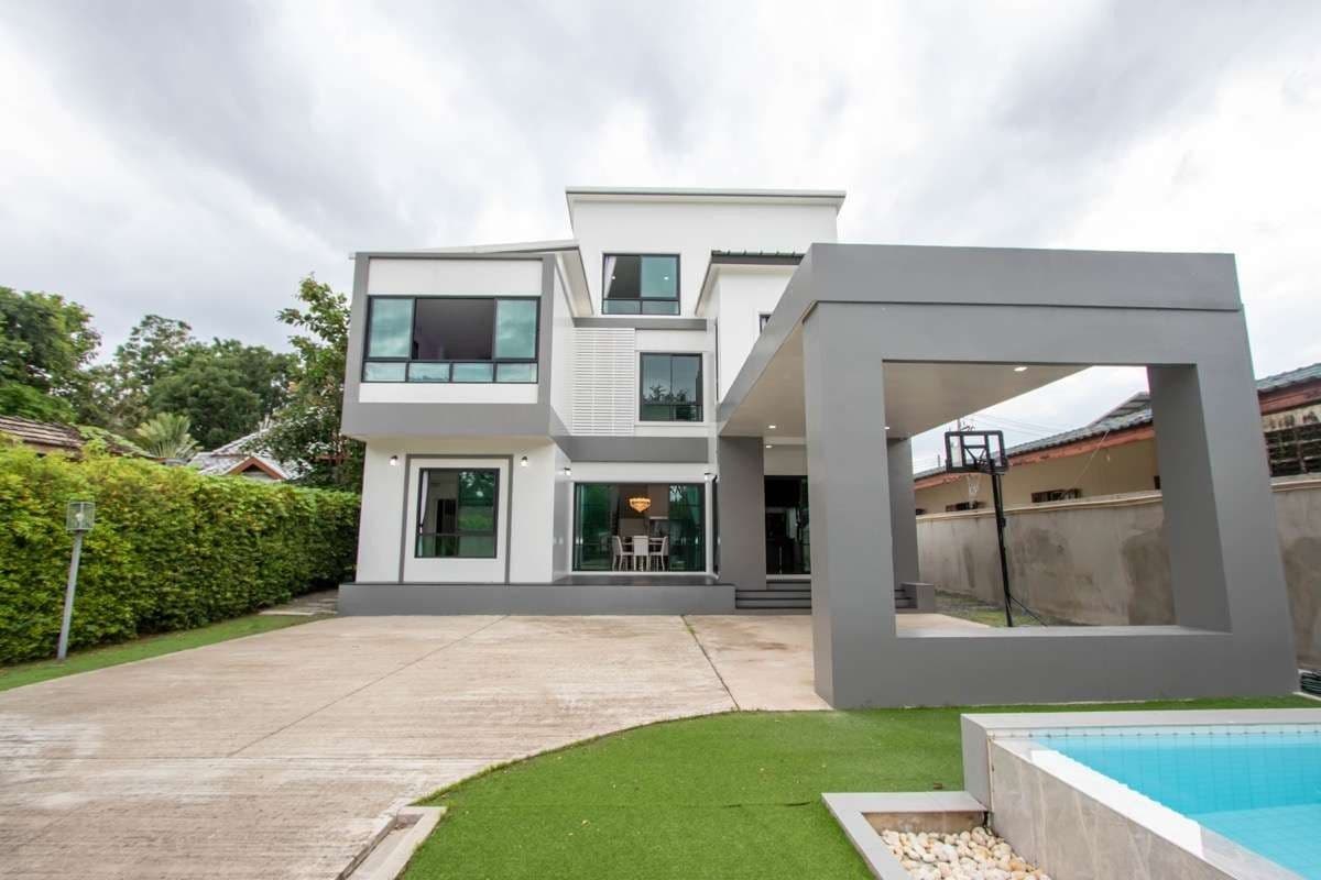 Modern 4 Bedroom Villa for Sale