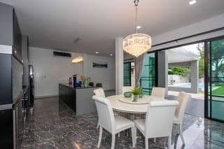 Modern 4 Bedroom Villa for Sale - image blurred placeholder