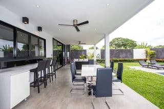 Striking 3-Bedroom House in Laguna - image blurred placeholder