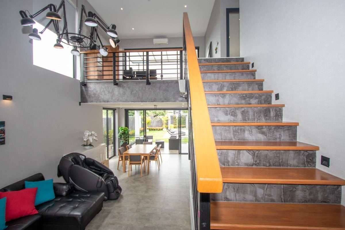 Striking 3-Bedroom House in Laguna