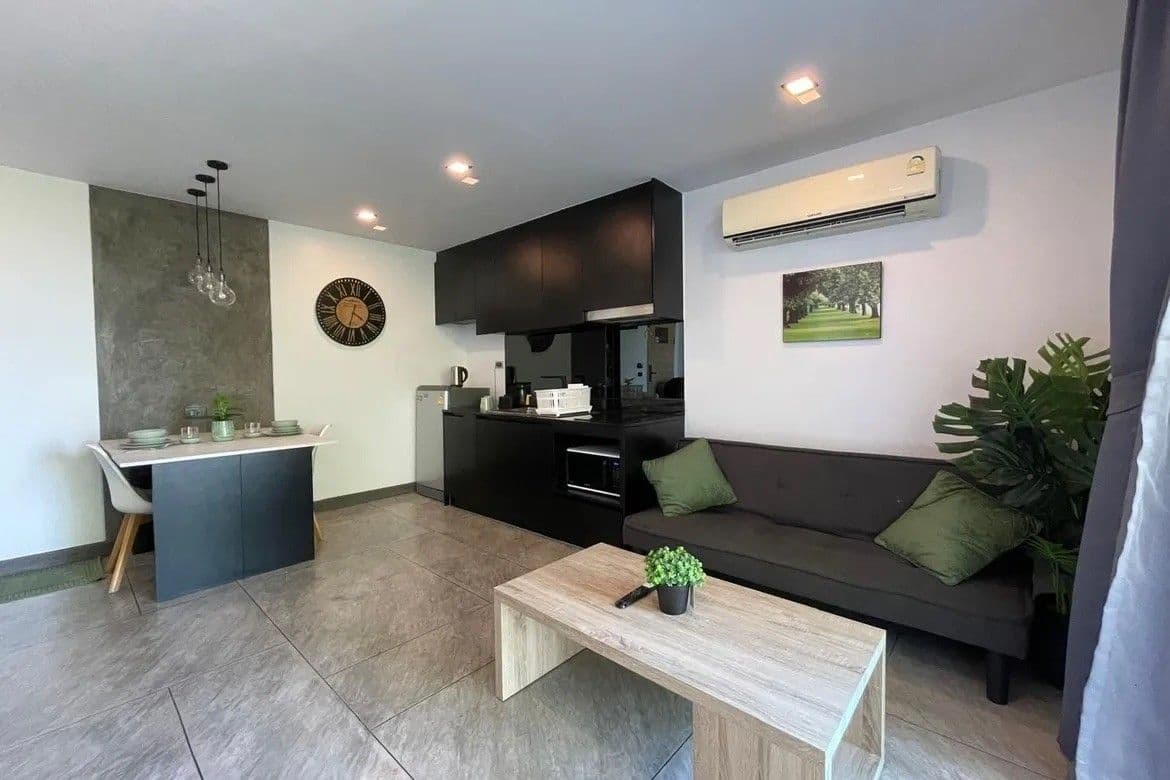 คอนโด 1 ห้องนอนที่ยูโทเปียลอฟท์