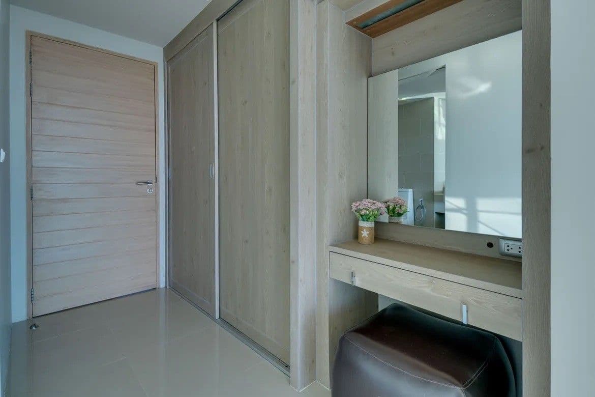 อพาร์ตเมนต์ 2 ห้องนอนพร้อมวิวทะเล