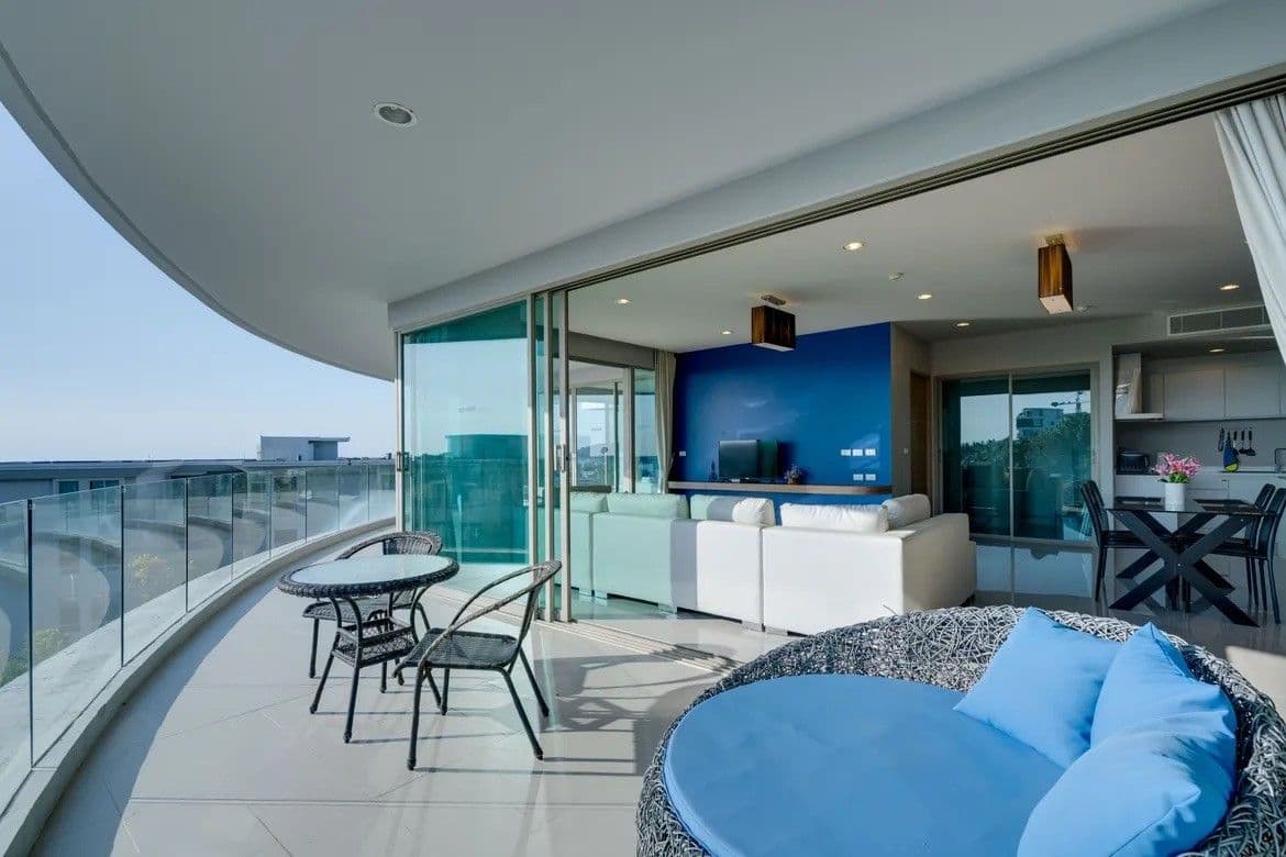 อพาร์ตเมนต์ 2 ห้องนอนพร้อมวิวทะเล