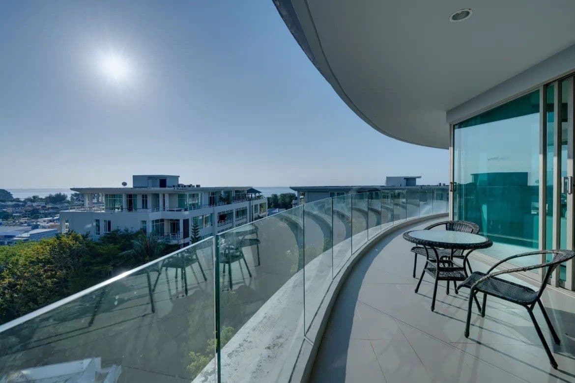 อพาร์ตเมนต์ 2 ห้องนอนพร้อมวิวทะเล