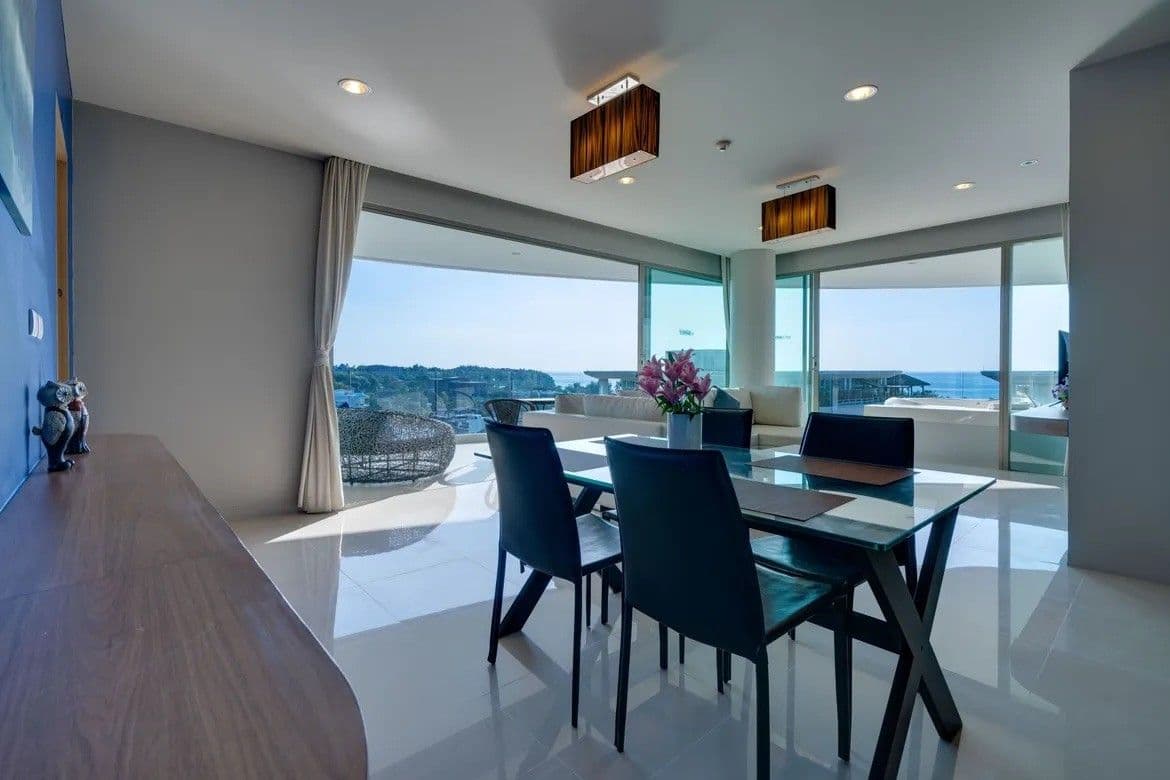 อพาร์ตเมนต์ 2 ห้องนอนพร้อมวิวทะเล