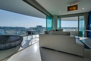 อพาร์ตเมนต์ 2 ห้องนอนพร้อมวิวทะเล - image blurred placeholder