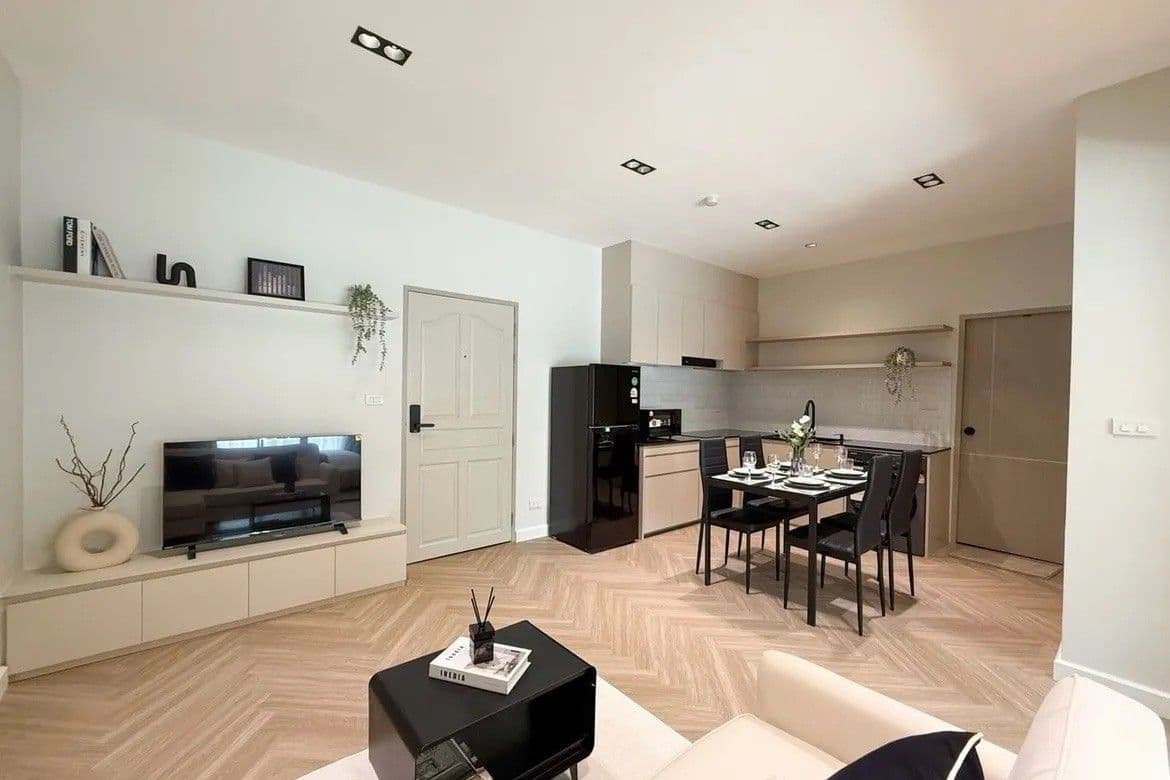 Condo for Sale in Green Place