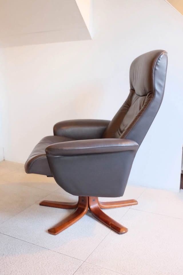 VINTAGE SCANDINAVIAN LEATHER RECLINER MID-CENTURY MODERN CHAIR