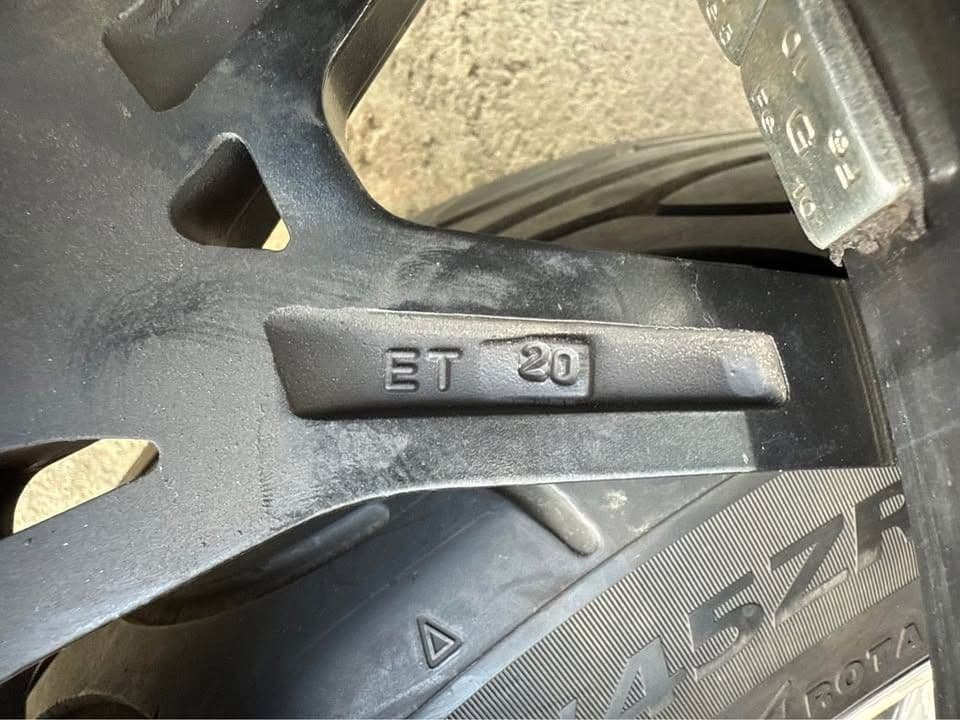 NAYA Wheels 18x9 ET20 6 Bolt 139.7 with Dcenti tires 245/45/18