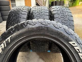 DCENTI Tires A/T 265/60R18 Year 22 4 pieces Beautiful condition Tread usable - image blurred placeholder