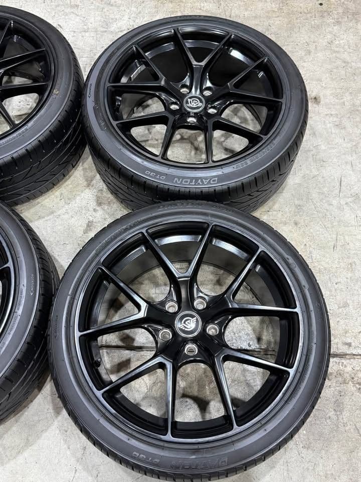 Mack Wheels 18x8.5J 5/114.3 ET38 4pcs DAYTON DT30 235/40R18 2022