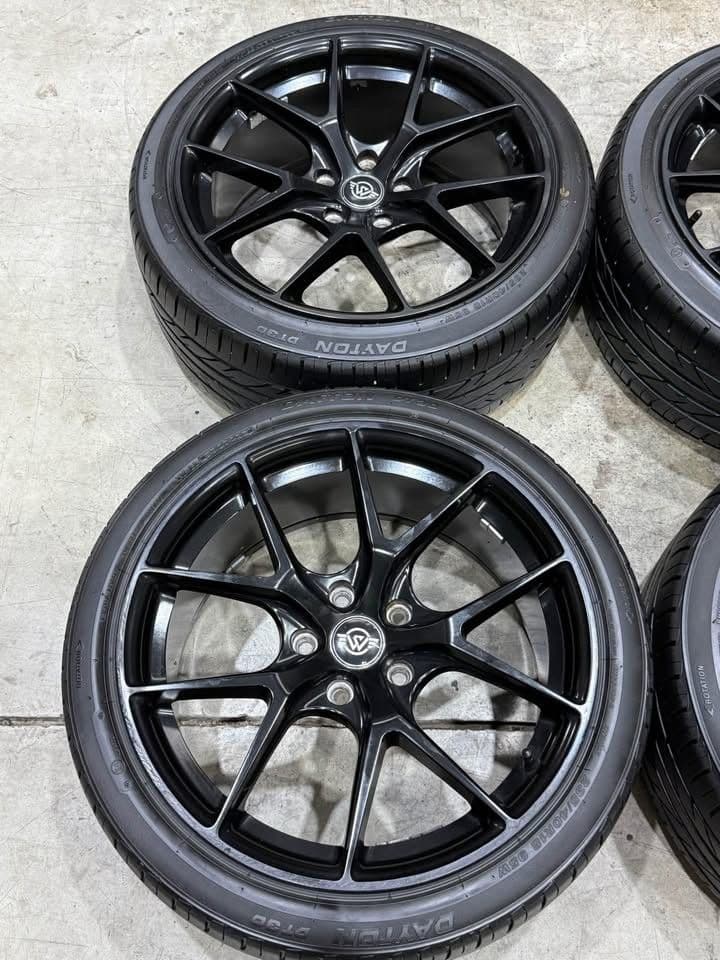 Mack Wheels 18x8.5J 5/114.3 ET38 4pcs DAYTON DT30 235/40R18 2022