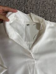 Uniqlo White Shirt for Formal Wear - image blurred placeholder