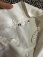 Uniqlo White Shirt for Formal Wear - image blurred placeholder