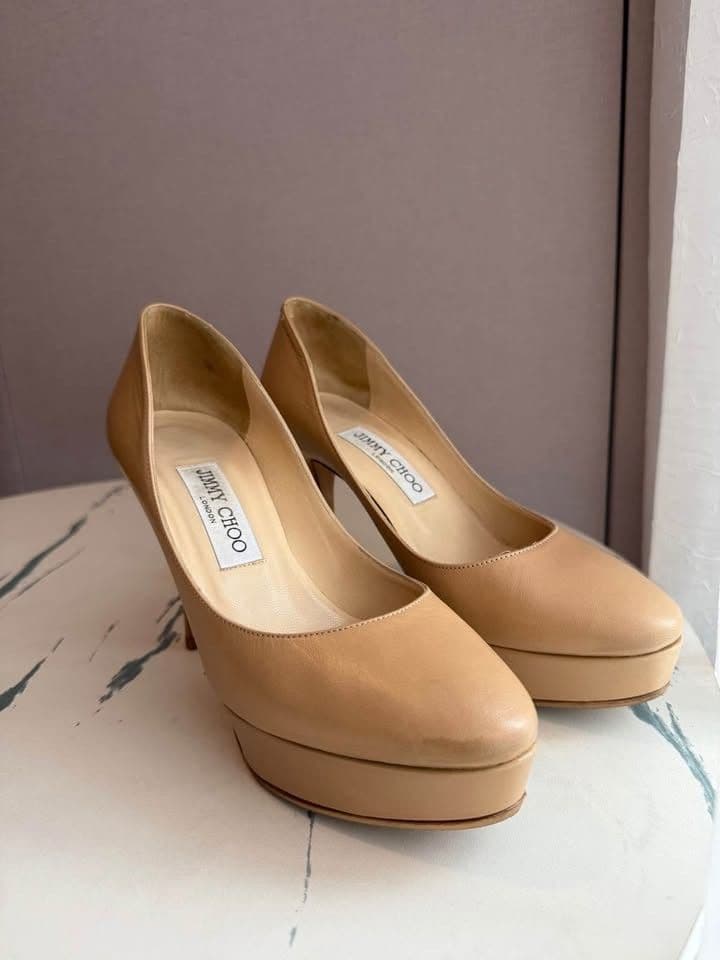 Jimmy Choo Women's Cream and Tan Courts size 36.5